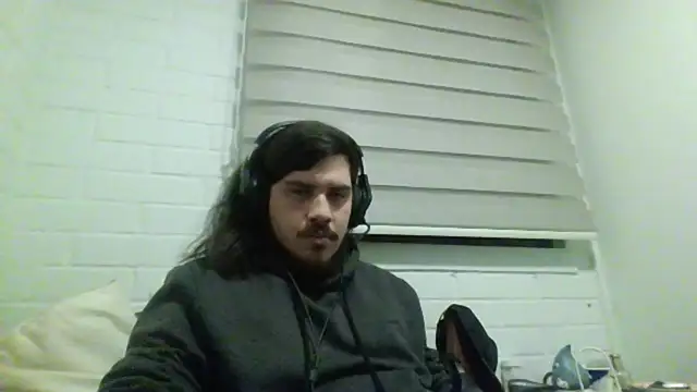 Snapshot of hung_weeb chatting on April 25, 2026, 2:36 am hung weeb online show from April 25, 2026, 2:36 am