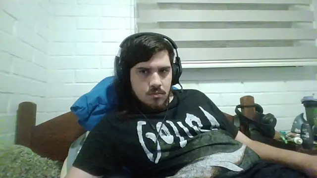 Snapshot of hung_weeb chatting on April 18, 2026, 2:25 am hung weeb online show from April 18, 2026, 2:25 am