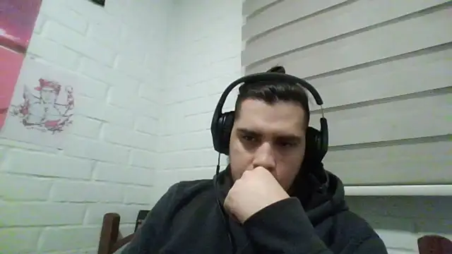 Snapshot of hung_weeb chatting on November 1, 2025, 1:01 am hung weeb online show from November 1, 2025, 1:01 am