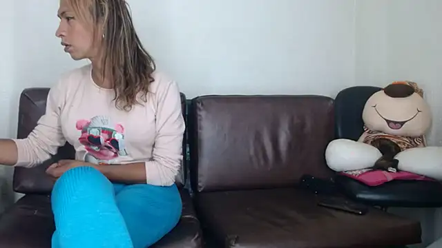 Snapshot of Courtney_Valeria chatting on October 11, 2025, 6:42 pm Courtney Valeria online show from October 11, 2025, 6:42 pm