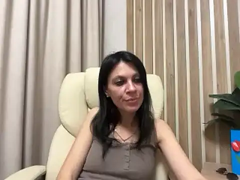 Snapshot of InjaAtHome chatting on May 15, 2026, 6:39 pm InjaAtHome online show from May 15, 2026, 6:39 pm
