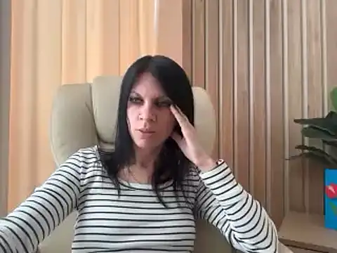 Snapshot of InjaAtHome chatting on April 21, 2026, 12:23 pm InjaAtHome online show from April 21, 2026, 12:23 pm