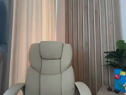Snapshot of InjaAtHome chatting on May 13, 2026, 10:11 am InjaAtHome online show from May 13, 2026, 10:11 am