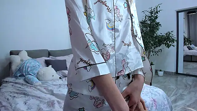 elikako online show from February 4, 2025, 12:55 pm