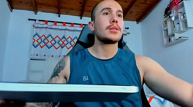 juan  jimenez online show from March 12, 2025, 3:46 am