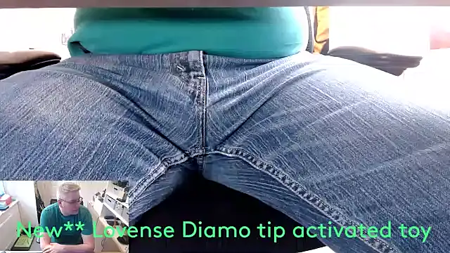 Snapshot of RicRockhard chatting on March 21, 2025, 11:12 am RicRockhard online show from March 21, 2025, 11:12 am