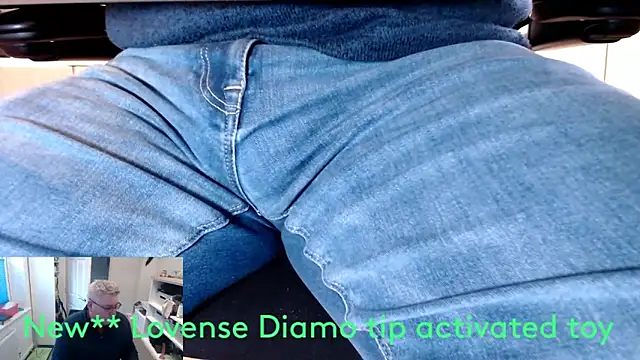 Snapshot of RicRockhard chatting on January 12, 2025, 10:23 am RicRockhard online show from January 12, 2025, 10:23 am