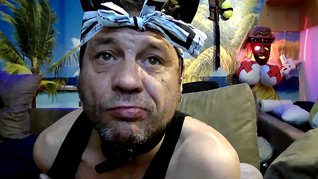 Snapshot of druckfug chatting on December 3, 2025, 7:13 pm druckfug online show from December 3, 2025, 7:13 pm