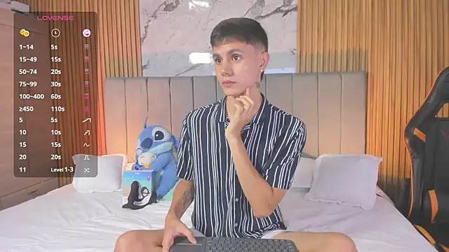 Snapshot of DustinLevine chatting on May 14, 2026, 12:35 pm DustinLevine online show from May 14, 2026, 12:35 pm
