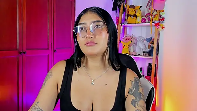 eymy-hadid online show from December 4, 2025, 11:15 pm