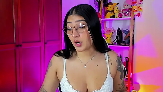 eymy-hadid online show from October 24, 2025, 6:51 pm