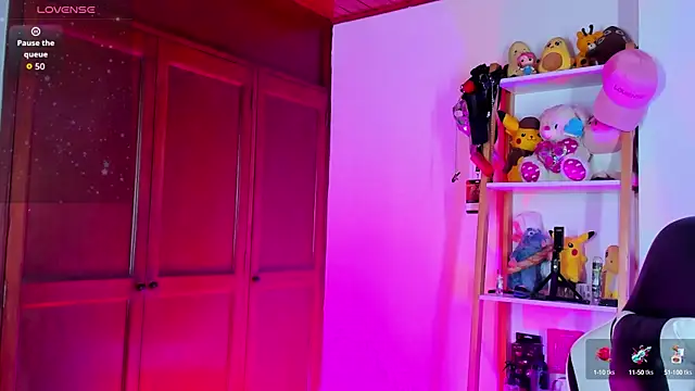 eymy-hadid online show from September 26, 2025, 2:24 pm