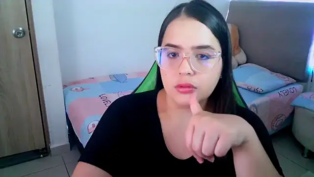 Snapshot of _alicia_z chatting on February 22, 2025, 5:24 pm alicia z online show from February 22, 2025, 5:24 pm