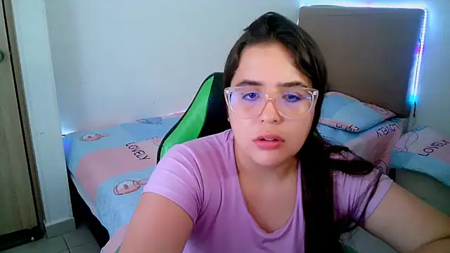 Snapshot of _alicia_z chatting on February 21, 2025, 6:04 pm alicia z online show from February 21, 2025, 6:04 pm