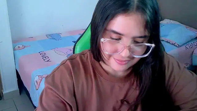 Snapshot of _alicia_z chatting on February 23, 2025, 11:14 pm alicia z online show from February 23, 2025, 11:14 pm