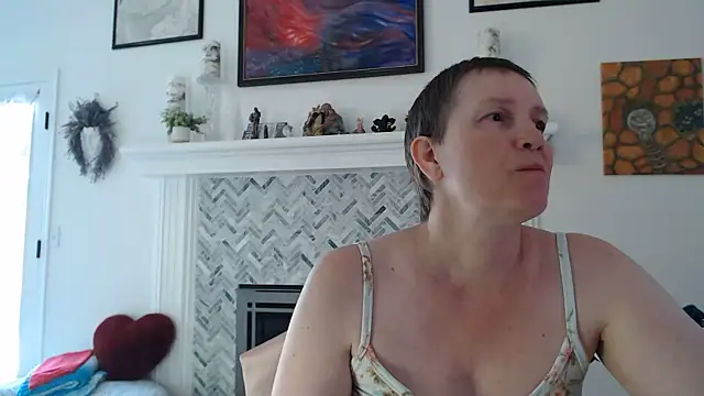 Snapshot of AuroraWillows chatting on May 9, 2026, 4:32 pm AuroraWillows online show from May 9, 2026, 4:32 pm