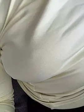 Snapshot of YourMeoww chatting on November 3, 2025, 9:02 am YourMeoww online show from November 3, 2025, 9:02 am