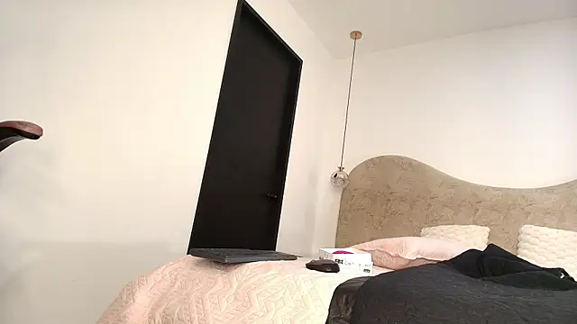 Snapshot of zzoe_ chatting on November 16, 2025, 3:11 am zzoe online show from November 16, 2025, 3:11 am