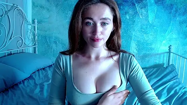 millllina online show from September 15, 2025, 3:01 pm