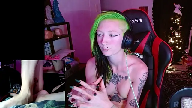 alicewonder09 online show from December 16, 2025, 5:22 am