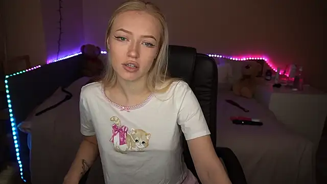 Snapshot of AmandaFiree chatting on November 14, 2025, 6:28 am AmandaFiree online show from November 14, 2025, 6:28 am