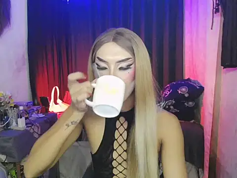 Snapshot of MirabelleNotch chatting on April 13, 2026, 1:04 pm MirabelleNotch online show from April 13, 2026, 1:04 pm