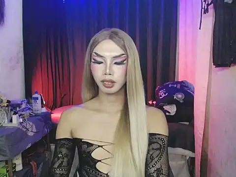 Snapshot of MirabelleNotch chatting on April 4, 2026, 12:45 pm MirabelleNotch online show from April 4, 2026, 12:45 pm