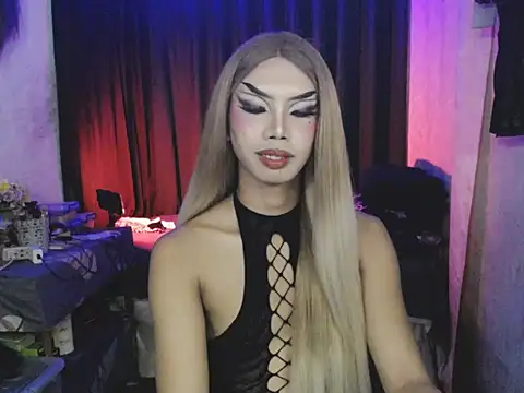 Snapshot of MirabelleNotch chatting on April 15, 2026, 11:05 am MirabelleNotch online show from April 15, 2026, 11:05 am