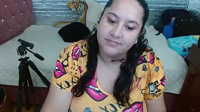 Snapshot of EMILY-NESSA chatting on May 11, 2026, 2:40 pm EMILY-NESSA online show from May 11, 2026, 2:40 pm