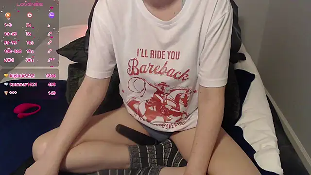 Snapshot of Agatha6969x chatting on April 28, 2026, 2:27 am Agatha6969x online show from April 28, 2026, 2:27 am
