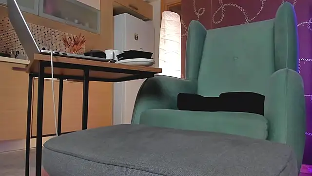 Yourfreebird online show from March 2, 2025, 1:09 pm