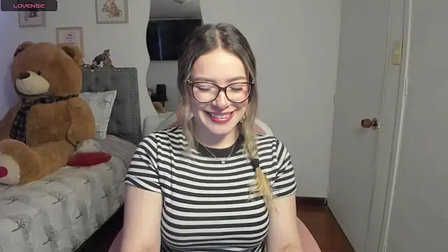 Snapshot of samysweet_8 chatting on April 30, 2026, 12:45 pm samysweet 8 online show from April 30, 2026, 12:45 pm