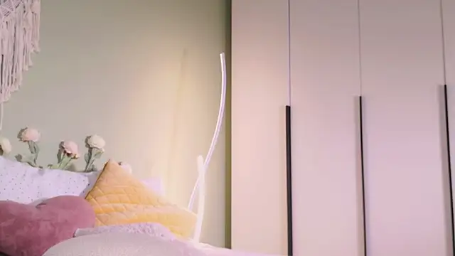 Rinas secret online show from October 1, 2025, 10:20 am