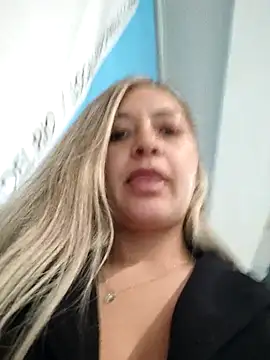 Snapshot of alana_69 chatting on December 22, 2025, 10:43 pm alana 69 online show from December 22, 2025, 10:43 pm