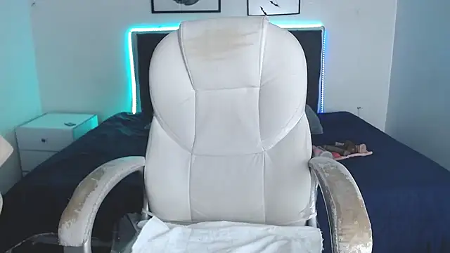 Snapshot of selena_yourmilf chatting on November 26, 2025, 5:46 pm selena yourmilf online show from November 26, 2025, 5:46 pm