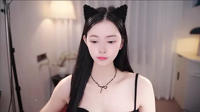 Snapshot of Ocean--Lili chatting on November 24, 2025, 2:17 pm Ocean--Lili online show from November 24, 2025, 2:17 pm