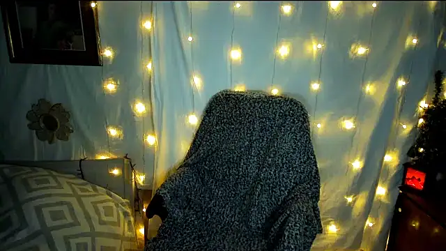 Victoria Marks online show from December 6, 2024, 9:07 pm