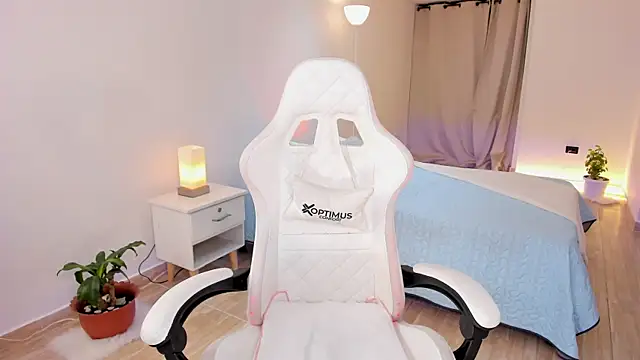 carleee winter online show from November 20, 2025, 11:47 pm