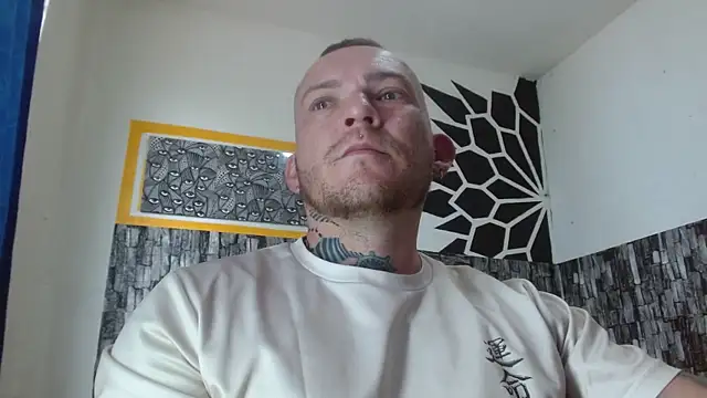 Snapshot of stripnolimits chatting on February 18, 2026, 5:20 pm stripnolimits online show from February 18, 2026, 5:20 pm