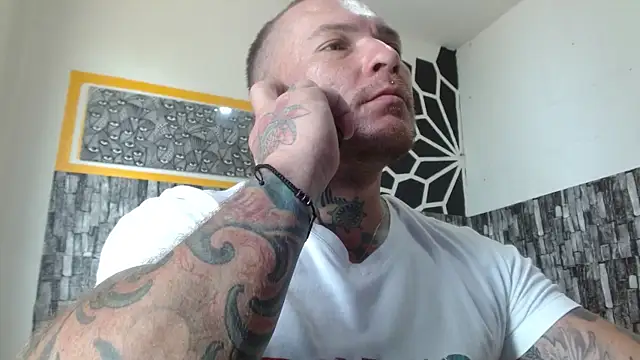 Snapshot of stripnolimits chatting on February 13, 2026, 5:35 pm stripnolimits online show from February 13, 2026, 5:35 pm