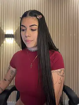 Snapshot of Sarasanders_4 chatting on February 4, 2026, 3:01 am Sarasanders 4 online show from February 4, 2026, 3:01 am