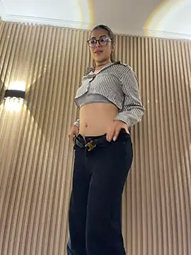 Snapshot of Sarasanders_4 chatting on January 18, 2026, 4:49 am Sarasanders 4 online show from January 18, 2026, 4:49 am