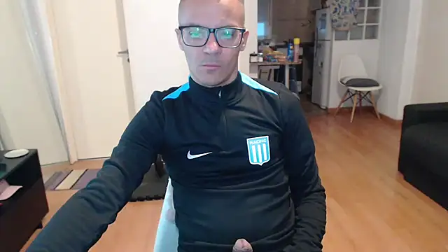 guachin hunk online show from April 28, 2026, 7:51 pm