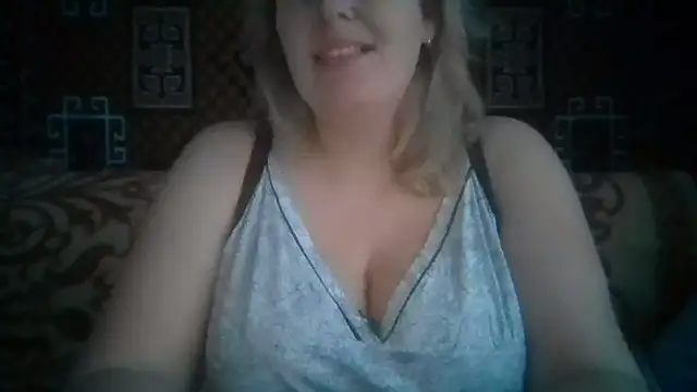Snapshot of Diana_Britt chatting on December 15, 2025, 5:57 am Diana Britt online show from December 15, 2025, 5:57 am