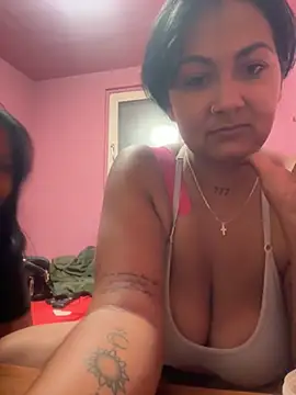 Snapshot of Madsion23 chatting on September 19, 2025, 6:23 pm Madsion23 online show from September 19, 2025, 6:23 pm