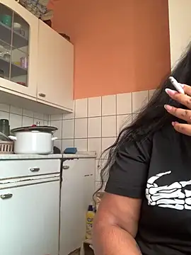 Snapshot of Madsion23 chatting on October 17, 2025, 9:34 am Madsion23 online show from October 17, 2025, 9:34 am