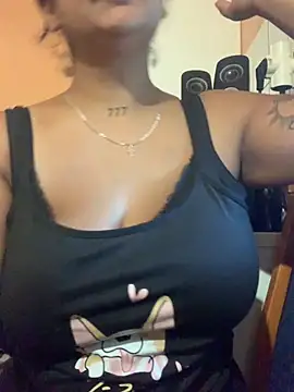 Snapshot of Madsion23 chatting on October 8, 2025, 7:43 am Madsion23 online show from October 8, 2025, 7:43 am