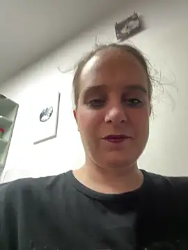 LadyChantale online show from April 4, 2026, 5:36 am