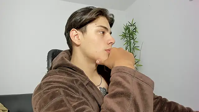 Giordano Russo online show from March 19, 2025, 1:51 pm