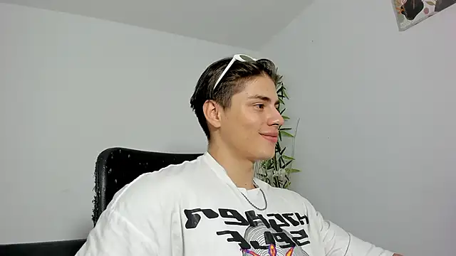 Giordano Russo online show from March 15, 2025, 11:50 pm